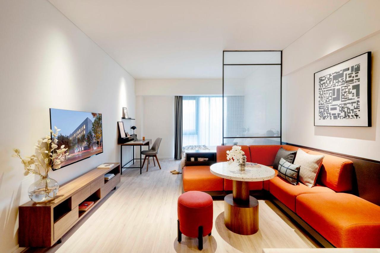 Base-Beijing Wangfujing Serviced Apartment- In Hutong &Bike Rental &Close To Forbidden City, Tian'Anmen Square &Subway Nearby &Free Coffee &Washing Machine,Kitchen &Restaurant Discount &English Speaking &High Speed Free Wifi Extérieur photo