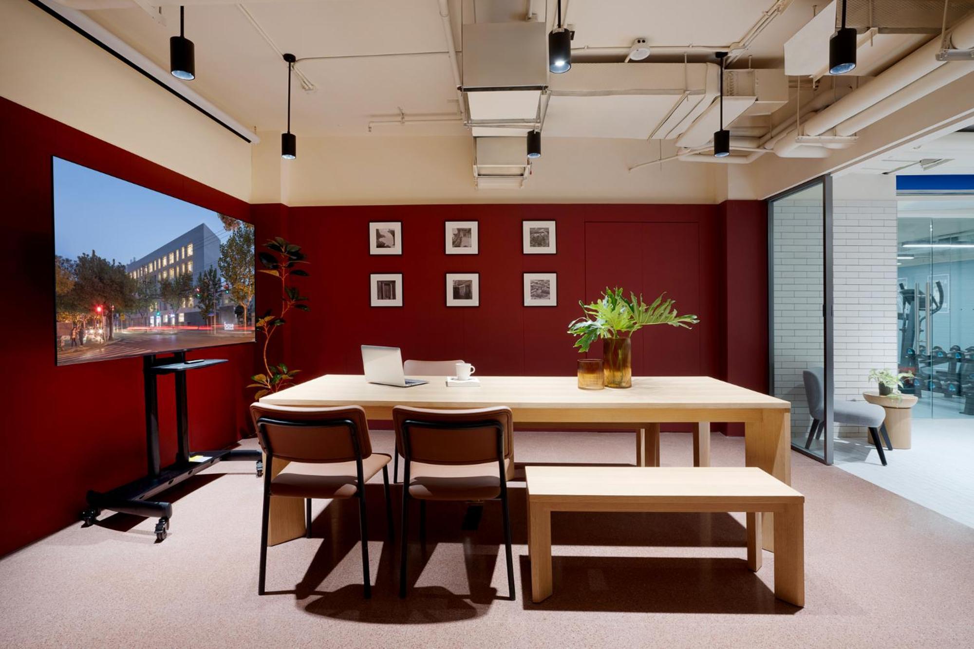 Base-Beijing Wangfujing Serviced Apartment- In Hutong &Bike Rental &Close To Forbidden City, Tian'Anmen Square &Subway Nearby &Free Coffee &Washing Machine,Kitchen &Restaurant Discount &English Speaking &High Speed Free Wifi Extérieur photo The interior of the library