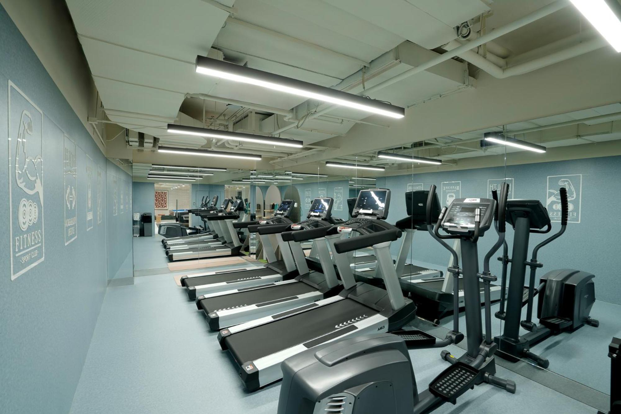 Base-Beijing Wangfujing Serviced Apartment- In Hutong &Bike Rental &Close To Forbidden City, Tian'Anmen Square &Subway Nearby &Free Coffee &Washing Machine,Kitchen &Restaurant Discount &English Speaking &High Speed Free Wifi Extérieur photo The gym at the National Olympic Training Centre